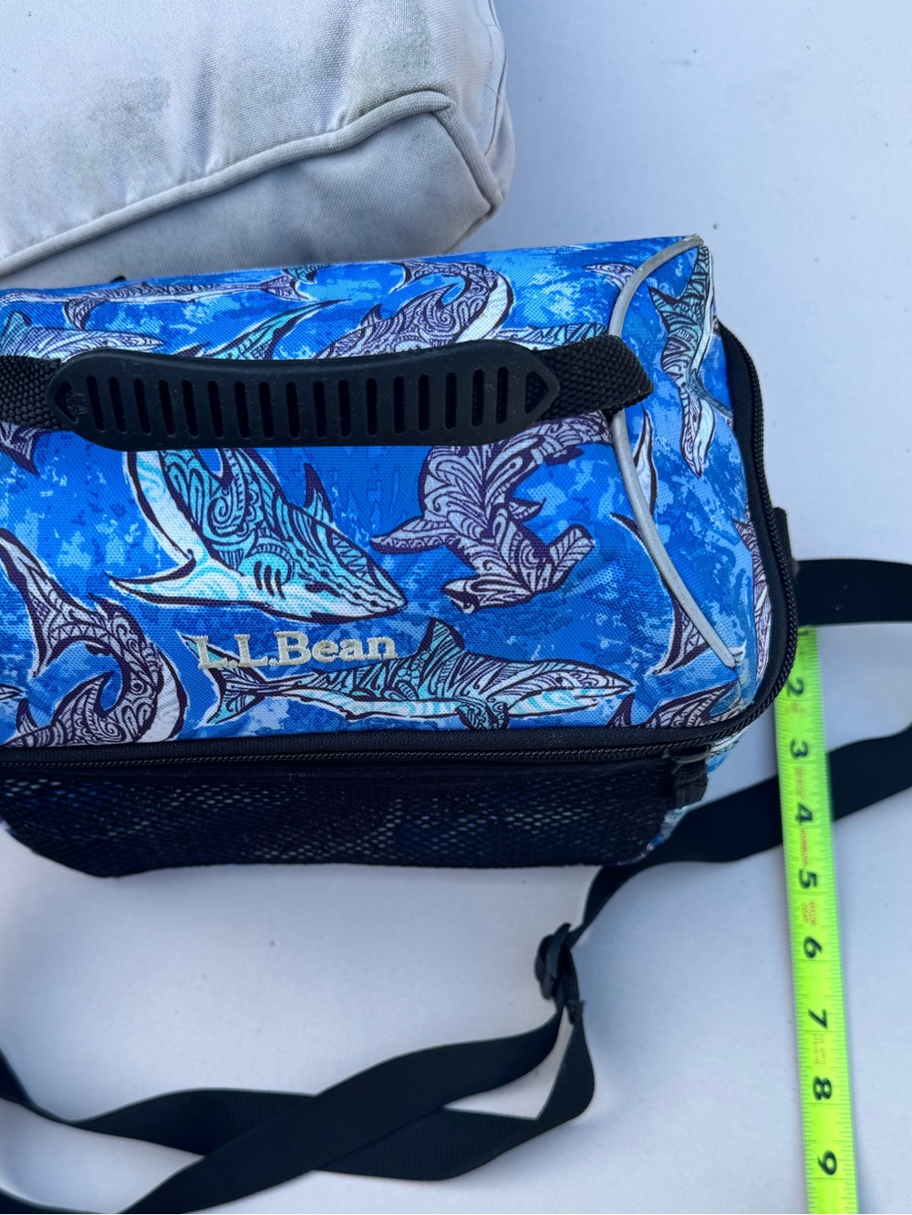 L.L.Bean Flip-Top Insulated Lunch Box - Glacier Blue Shark Print - Picture 8 of 9